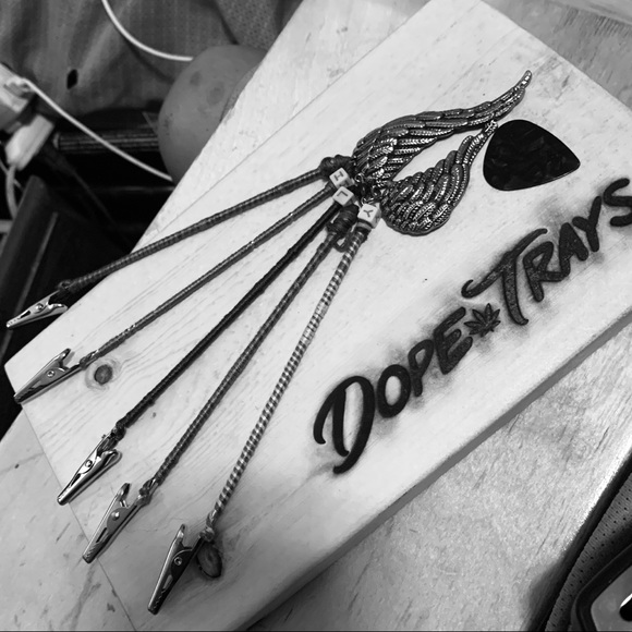 Clips. - Picture 3 of 5